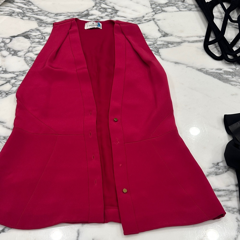Vibrant J MENDEL Pink Sleeveless Vest